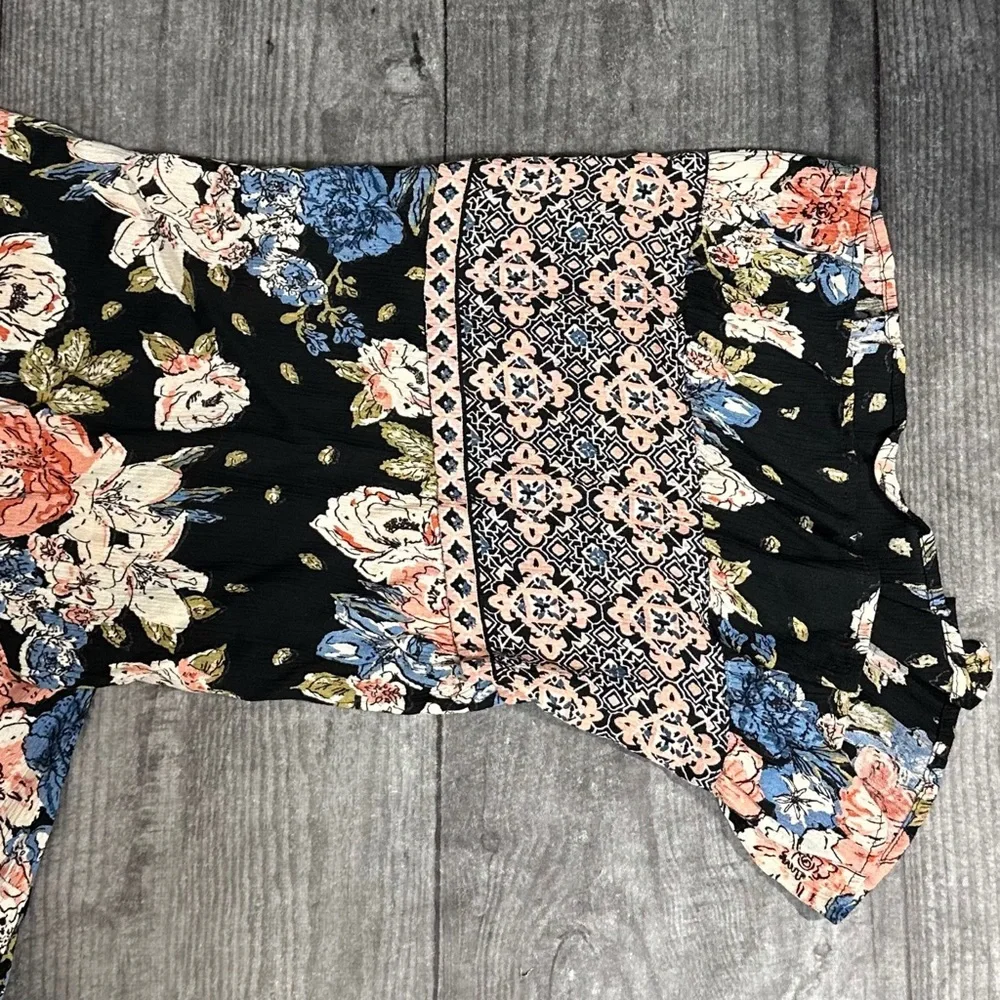 ⭐️Romantic Gypsy Floral Flutter Sleeve V-Neck Top NWT [6041] - Picture 7 of 11